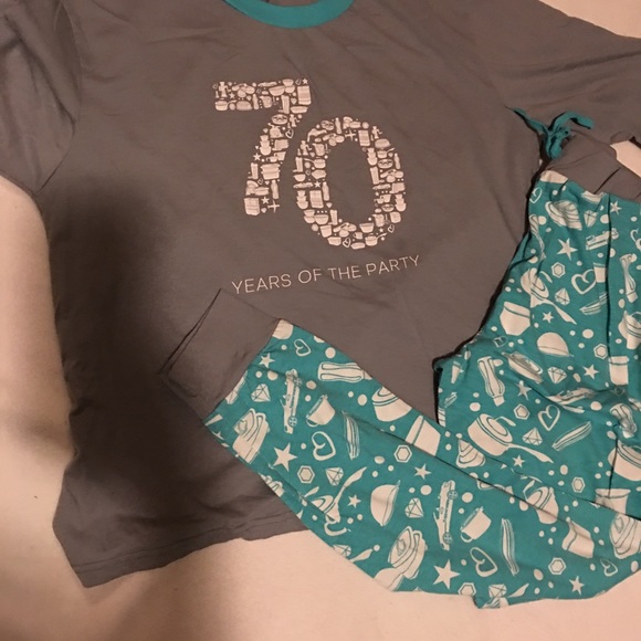 Tupperware pjs - Picture 2 of 7